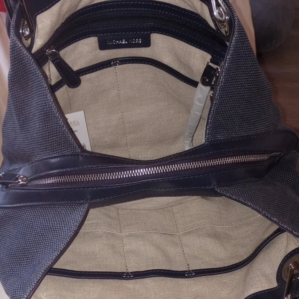 NWT Michael Kors Black Structured Shoulder Bag with Silver Hardware - Picture 3 of 7